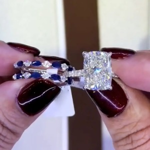 Anillo de Boda con Incrustaciones de Moissanita 925 de Corte Cojín y Anillo de Compromiso con Piedras Blancas, Azules y Rojas Únicas para Mujer - Product Image 4