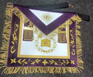 Tablier maçonnique en velours violet avec broderie dorée, symbole de l'œil de la Sainte Bible, forme carrée, accessoire de décoration artisanal fait main - Product Image 1