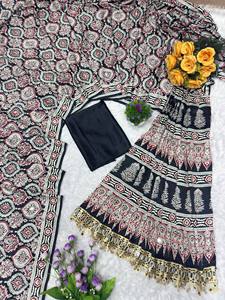 ชุดเดรส TENNECY ดีไซน์เนอร์ ผ้าเครปไหมเนื้อหนา พิมพ์ลาย Ajrakh สวยงาม ประดับกระจกแท้ ขอบเย็บแบบเต็มเส้น พร้อมพู่ห้อย ความยาวระดับข้อเท้า สไตล์งานปาร์ตี้ - Product Image 2