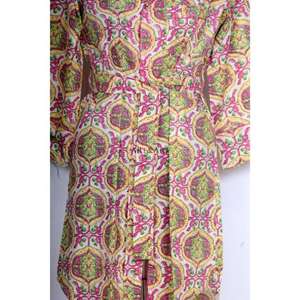 เสื้อคลุมกิโมโนสไตล์โบฮีเมียนสำหรับผู้หญิงอินเดีย ความยาวปานกลาง ผ้าฝ้ายอย่างดี ใช้เป็นชุดนอนได้ มีสายผูกตกแต่งกระดุม ดีไซน์หวานๆ ทรงหลวม - Product Image 3