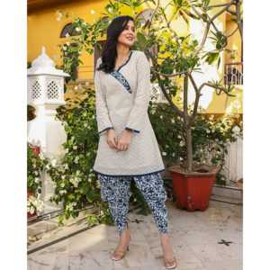 Kurta en coton Chikankari blanc laiteux avec Dhoti, taille XS - Product Image 4
