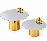 Ensemble de 2 supports à gâteaux blancs écologiques modernes avec base dorée, dessus miroir et design perlé, en métal, pour présentation à la maison ou en boulangerie