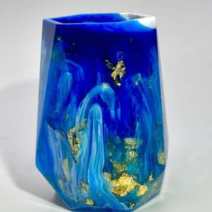 Vase en résine fait à la main pour la décoration artistique de la maison - Product Image 4