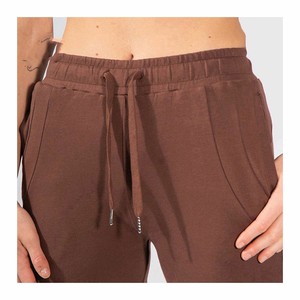Shorts de fitness pour femmes à taille haute, coupe régulière, coupe-vent, séchage rapide, respirants, en Spandex/Polyester, avec logo personnalisé, sans coutures, OEM - Product Image 3