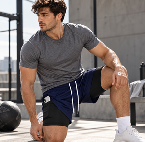 Shorts de sport pour homme personnalisés, couleur unie, taille haute, avec cordon de serrage, respirants, poches intégrées, pour entraînement de marathon en extérieur, bleu marine - Product Image 3