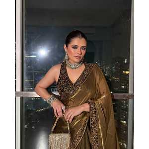 Saree de soirée de créateur avec broderie Zari à paillettes et bordure en dentelle pour robes de bal - Product Image 6