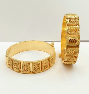 สร้อยข้อมือสแตนเลสชุบทอง24K ทันสมัยเครื่องประดับชุบทอง24K - Product Image 3