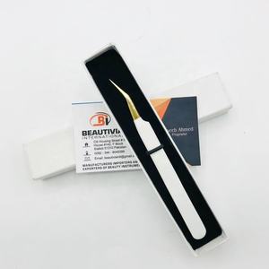 Pince à épiler professionnelle pour extensions de cils, à forte adhérence, isolante, pointue, en acier inoxydable, or blanc, avec logo personnalisé - Product Image 1