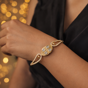 Elegante pulsera con diamantes naturales brillantes Diseño intrincado y cierre seguro para un aspecto lujoso y un ajuste cómodo - Product Image 4