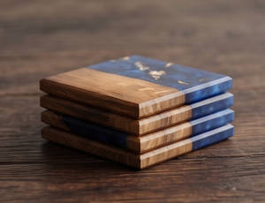 Posavasos Cuadrados de Resina y Madera con Diseño Azul y Dorado, Hechos a Mano con Madera de Nogal, Diseño Único, Perfectos para el Hogar, Café, Té, Vino, Regalos, Comedor - Product Image 2