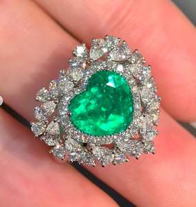 Anillo de Compromiso Chapado en Oro Rosa con Esmeralda Cultivada en Laboratorio con Corte Corazón y Diamante Cultivado en Laboratorio para Mujer - Joyería para Bodas y Fiestas - Product Image 4