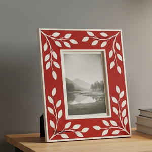 Cadre photo de luxe en os incrusté de motifs floraux, fait main - Product Image 2
