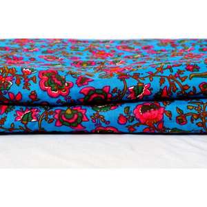 Tissu en coton 100% imprimé à la main avec motifs floraux indiens, vendu au mètre, vêtements pour femmes, tissu imprimé Jaipuri, tissu de luxe pour l'été - Product Image 1