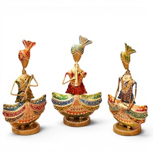 Statue de Homme Assis en Fer Peinte à la Main, Thème Musical |   Figurine de musicien traditionnel pour la maison, le bureau et la décoration de cadeaux - Product Image 3