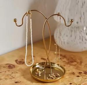 Expositor de Joyería Metálico con Acabado Atractivo, Soporte para Collares y Pendientes - Product Image 2