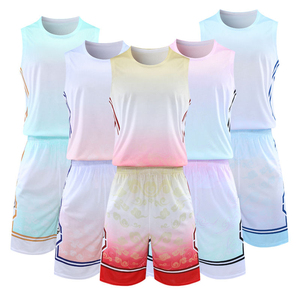 Uniforme de basket-ball personnalisé fabriqué au Pakistan pour unisexe, prix bas, vêtements de sport simples, technique de sublimation, 100% polyester - Product Image 5