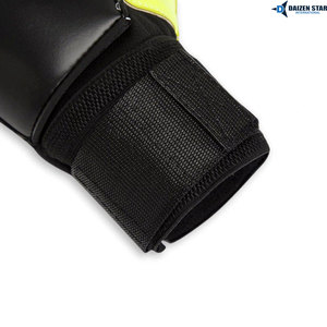 Gants de gardien de but en PU respirant de haute qualité, avec forte adhérence, protection des doigts et du pouce, fermeture à enfiler personnalisable, sur mesure - Product Image 2