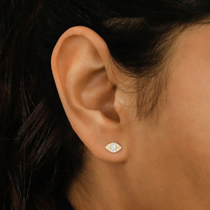 Boucles d'oreilles en or jaune avec diamants de laboratoire - Product Image 2