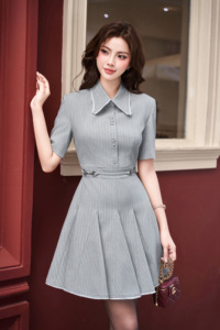 เดรสเชิ้ตผู้หญิงทรงเข้ารูปลายทางแบบสาน แขนกุด กระโปรงบาน มีเข็มขัดถอดได้ ชุดเดรสสั้นสำหรับใส่ทำงาน ผ้าไม่ยับ ดีไซน์หรูหรา แบรนด์ LUCAS - Product Image 4