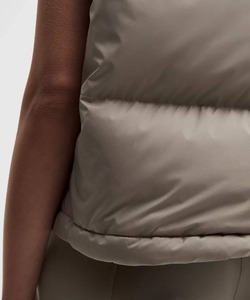 Chaleco Acolchado de Poliéster Impermeable Clásico y Moderno 2026 para Invierno, con Capucha, Estilo Casual para Hombre y Mujer, Bordado 3D, Logotipo Personalizado de Diseñador - Product Image 6