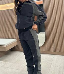 Conjunto de chándal cortavientos personalizado de dos piezas con chaqueta con cremallera y pantalón de nailon para hombre - Product Image 5