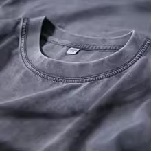 Camiseta Unisex Oversize con Lavado Ácido, Corte Cuadrado, Algodón Vintage Lavado para un Estilo Urbano y Looks Casuales Diarios - Product Image 6