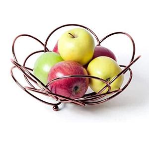 Corbeille à fruits décorative en métal avec un élégant motif festonné pour la présentation quotidienne des fruits dans les cuisines de style campagnard - Product Image 1