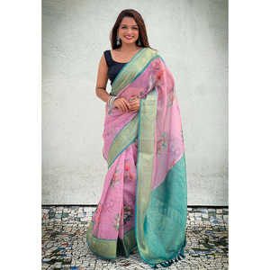 ผ้าซิลค์พิมพ์ลายดอกไม้สีชมพูอ่อนสำหรับงานกลางคืน พร้อมขอบผ้าทอแบบซารีประดับด้วยดิ้นไหม - Product Image 4