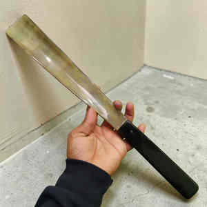 Chausse-pied en véritable corne de taureau de 18 pouces, manche en corne naturelle massif, aide à l'enfilage des chaussures à prix avantageux - Product Image 4