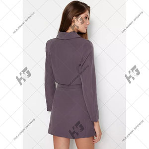 Conjunto de Falda y Blazer Corto para Mujer, Tejido Antiarrugas, con un Solo Botón, Color Gris, Estilo Casual Chic, Alta Calidad, Venta al Por Mayor - Product Image 2