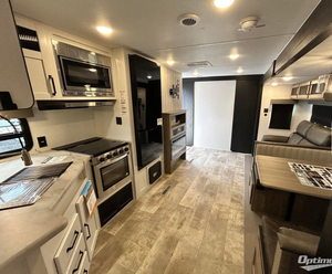 Autocaravanes de Luxe Confortables d'Occasion 2023 2024 2025 P-A-L-O-M-I-N-O RV P-U-M-A 337BH HAUTE CAPACITÉ D'ACCUEIL - Product Image 4