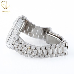 Montre de luxe pour homme personnalisée avec cadran romain entièrement serti de moissanite D VVS, mouvement automatique, passe le test du diamant - Product Image 6