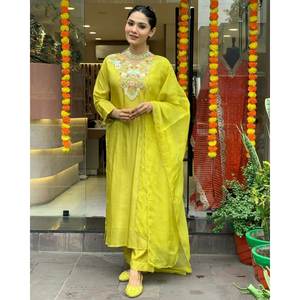 Ensemble haut et bas confortable taille XL pour les fêtes avec un dupatta chic - Product Image 3