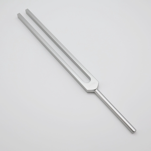 Diapasón sin peso de 111 Hz – Mango extendido de 9 cm para trabajos con sonido y vibración - Product Image 5