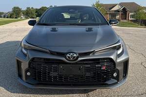 รถยนต์ขายดีที่สุดปี 2023 GR Corolla Circuit Edition 800 ไมล์ เกียร์ธรรมดา 6 สปีด ระบบขับเคลื่อนสี่ล้อ รถซีดานระดับพรีเมียม อะไหล่แท้จากโรงงาน รับประกัน 5 ปี - Product Image 2