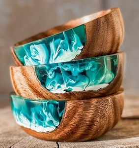 Elegante Tazón de Resina Epoxi y Madera con Base de Madera Hecha a Mano, Diseño de Patrón de Resina Fluida, Libre de BPA, Ecológico, Hecho por Apex Align - Product Image 4