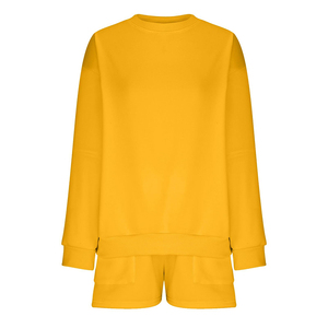 Sweat-shirts à col rond amples à manches longues avec short en molleton à taille élastiquée, ensemble de 2 pièces de haute qualité pour femmes - Product Image 3