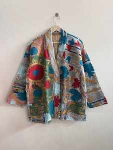 เสื้อคลุมกิโมโนปักลายซูซานีแบบวินเทจ งานแฮนด์เมดสไตล์คันธา เสื้อโค้ทแบบดั้งเดิมของอินเดีย - Product Image 2