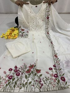 Magnifique ensemble Salwar Kameez en soie Chanderi lourde avec haut, pantalon et dupatta, entièrement brodé à la main, col entièrement orné, séchage rapide, idéal pour les soirées et occasions formelles pour femmes - Product Image 6