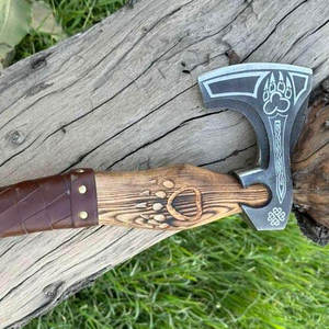 Hacha Vikinga de Grado Industrial Steel Craft International, Cabeza de Hacha con Hoja de Acero de Damasco y Mango de Madera de Fresno. Grabado de León para - Product Image 5