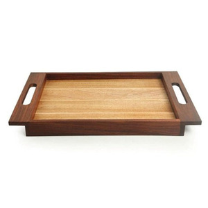 Plateau de service élégant en bois avec bordure foncée contrastante et base en bois naturel avec poignées découpées pratiques - Product Image 2