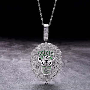 Colgante de cabeza de león grande para hombre con microincrustaciones de circón exagerado Ice Out Big Lion Head Pendant - Product Image 1
