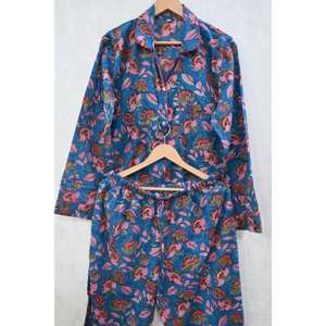 Ensemble de pyjama en coton à imprimé floral fait main pour femmes, respirant, pour la détente et la nuit - Product Image 3