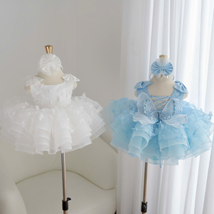 Vestido de fiesta de tul con mariposas 3D para niñas, con alas grandes en la espalda y corpiño ajustable con cordones. - Product Image 1