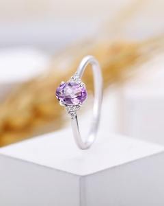 Anillo de Compromiso y Boda Fino para Mujer, con Amatista Natural Vintage de Corte Ovalado, Plata 925 con Engaste de Garras y Baño de Rodio - Product Image 5