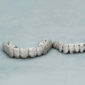 Grillz Diamantés de Designer pour Dents, Couvre-dents de Luxe sur Mesure, Bijoux de Mode Hip Hop pour Hommes et Femmes, Style Premium - Product Image 1