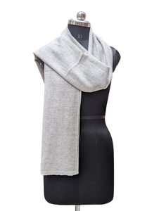 Echarpe Beige Lisa y Cómoda para Mujer, Bufanda Hecha a Mano de Lana Acrílica de 28x80 Pulgadas, Chal de Invierno de Fibra Suave para Dama - Product Image 2