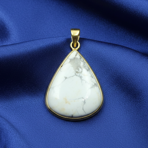 Pendentif en howlite blanche en vrac, plaqué or jaune sur argent 925, fait main, en forme de goutte d'eau, fournisseur et fabricant de bijoux - Product Image 6