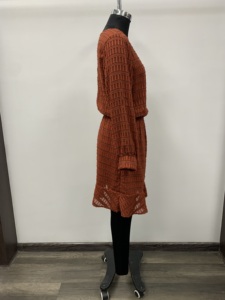 Robe midi en tricot à manches longues avec ourlet à volants, col rond, coupe ample, tenue décontractée pour l'automne - Product Image 3