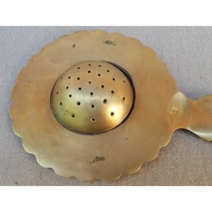 Industry Trending Golden Metal Sieve Colander With Perforated Design And Ornate Handle For Kitchen Use - Product Image 2
